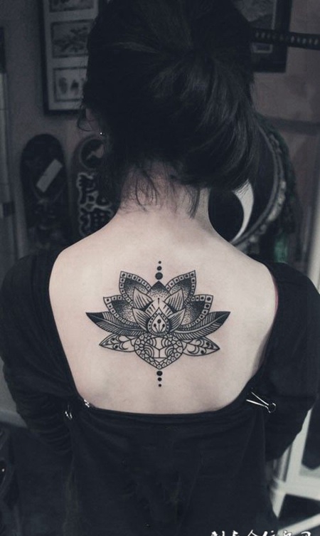 背部性感黑白纹身大全