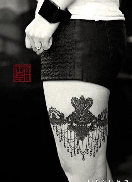 精选唯美好看的黑白刺青