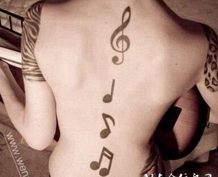 清新艺术黑白纹身