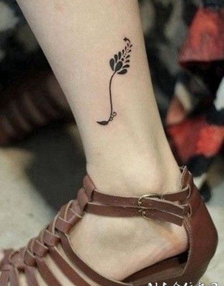 脚裸处唯美小巧纹身图案欣赏