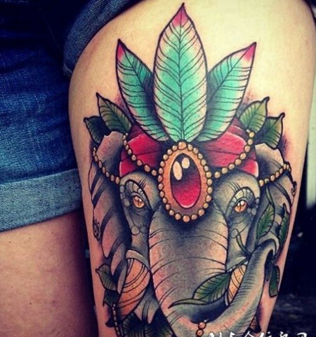 女孩大腿彩绘大象纹身图案