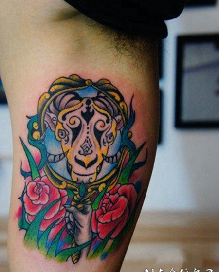 大腿潮流羊图腾彩绘纹身图案