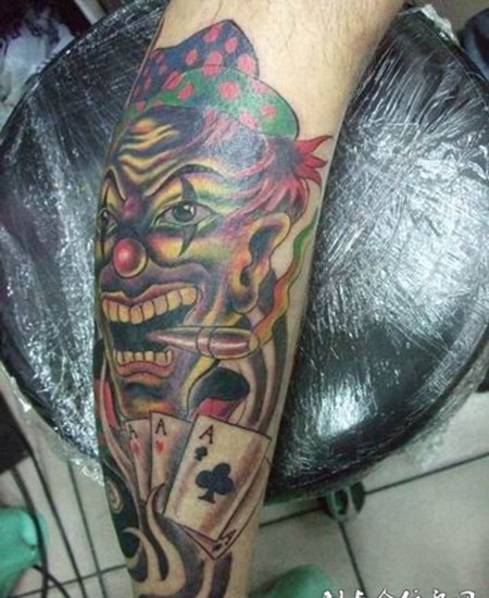 腿部潮流小丑彩绘纹身图案