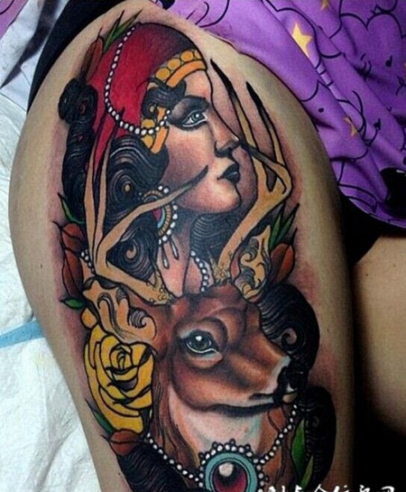 女性大腿动漫人物与羚羊彩绘刺青图案