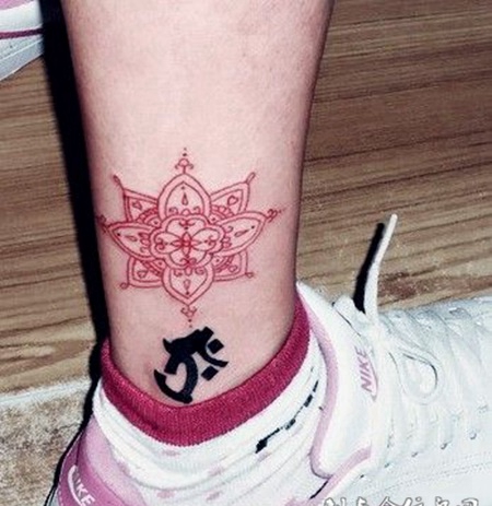 脚裸小巧经典梵文纹身图案