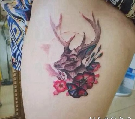 个性麋鹿纹身图