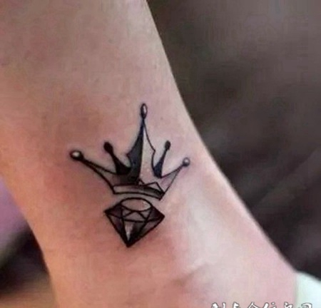 帅气皇冠纹身脚纹身图案大全