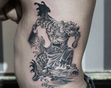 侧腰刑天纹身图案