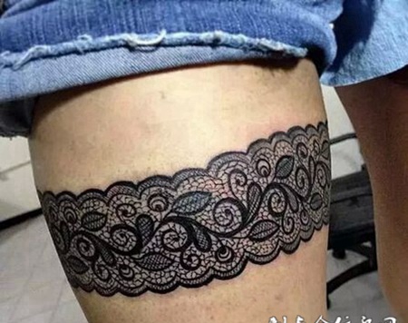性感蕾丝腿部纹身