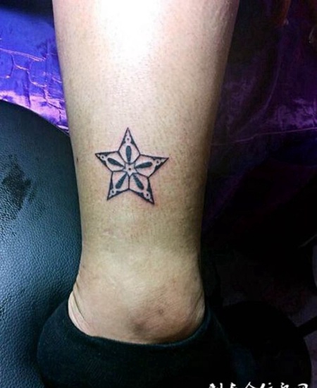 腿部炫酷个性脚踝纹身