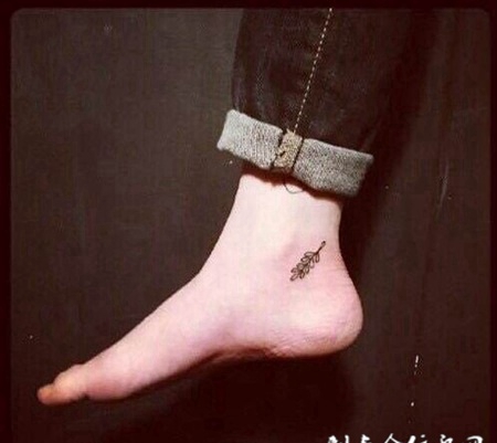 脚腕小清新纹身