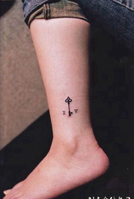 脚踝个性迷你刺青图片