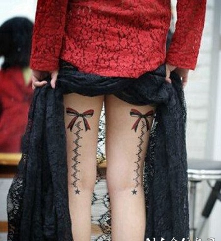 美女腿部性感蕾丝纹身诱惑