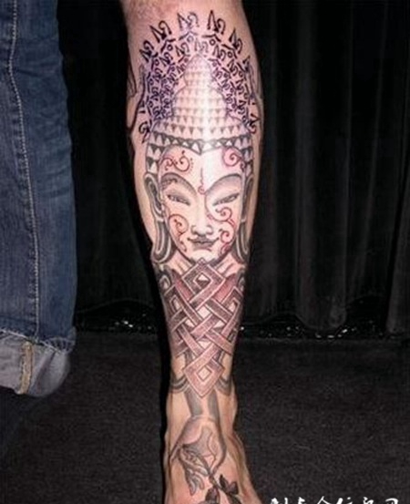 腿部个性的梵文刺青图案
