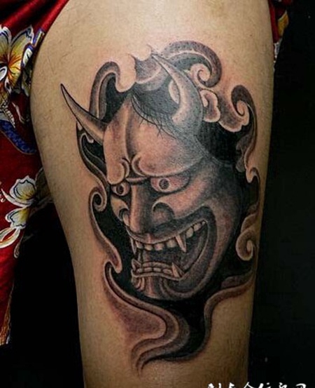 腿部般若彩绘纹身图案