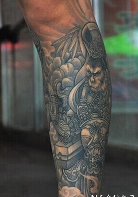 逍遥自在孙悟空腿部纹身