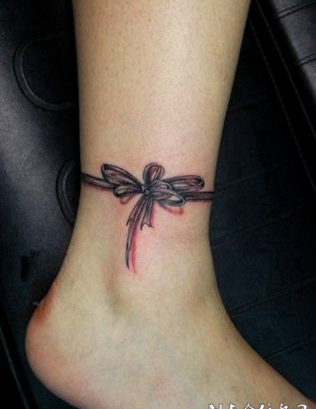 可爱蝴蝶结纹身 让你的小脚丫更萌吧