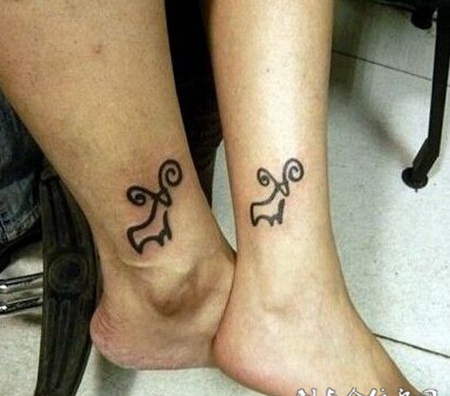 图腾羚羊腿部纹身