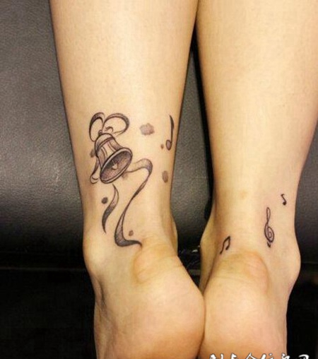 可爱精美腿部纹身