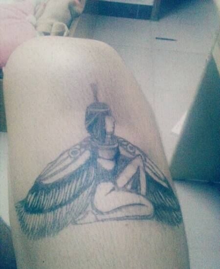 大腿大地之母纹身图片