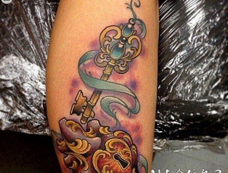 Gentle个性腿部纹身