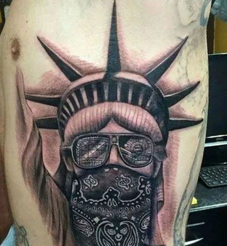 侧腰个性自由女神纹身图案