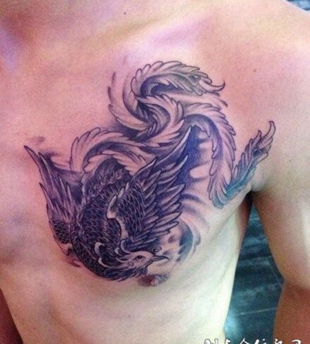 艺术彩纹纹身 自信展现在胸前