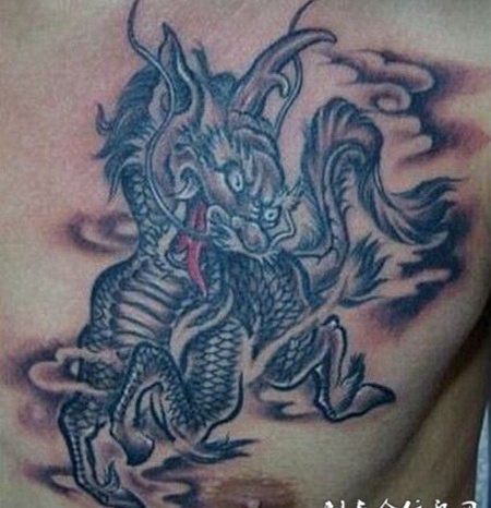 神兽显灵胸部大气麒麟纹身