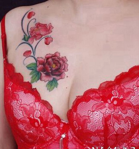 诱惑牡丹玫瑰胸部刺青