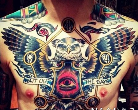 school猫头像胸部刺青纹身