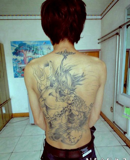 个性男纹身夜叉满背图案欣赏