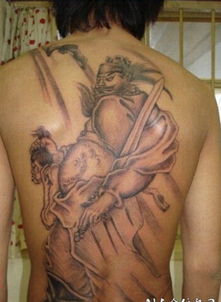 适合霸气男的钟馗满背纹身图案
