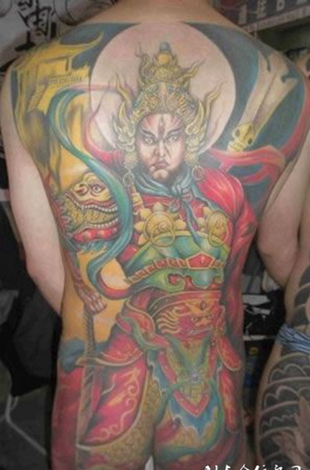男人满背二郎神纹身彩绘图案