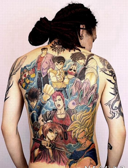 男生满背经典卡通人物彩绘纹身图案