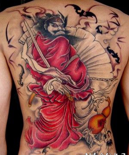 男士背部钟馗彩色纹身图案