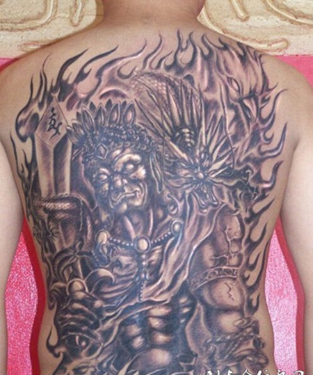 男士满背霸气神兽纹身图片
