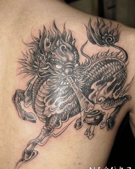 后背大气麒麟纹身图片