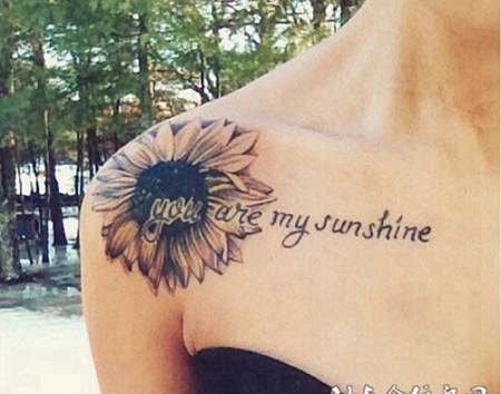 锁骨向日葵花纹身图案