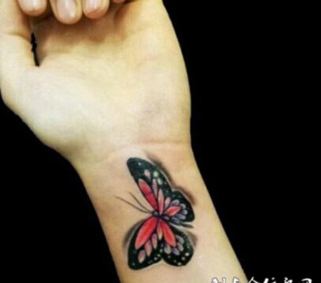 手臂d蝴蝶纹身小图案