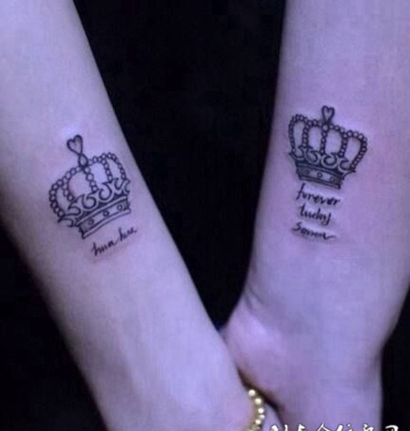 小清新情侣皇冠纹身图片