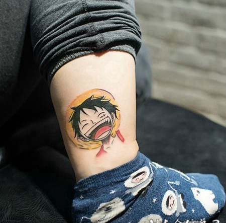 个性的脚踝路飞纹身图案