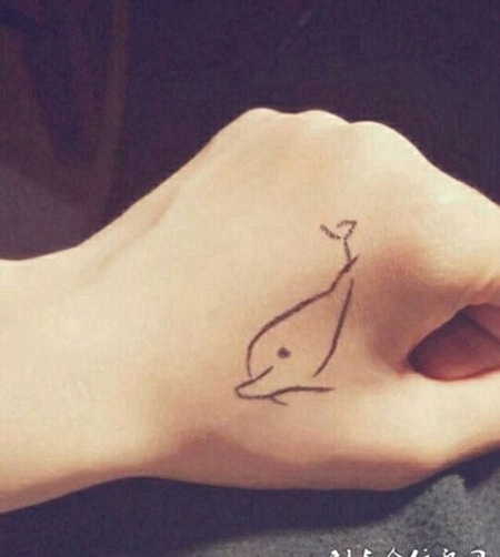 个性虎口海豚小纹身图片