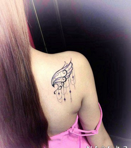 女生翅膀纹身图案精选集锦