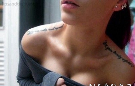 欧美女生肩部一条英文纹身图案大全