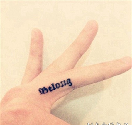 好看的女生手指英文纹身图案