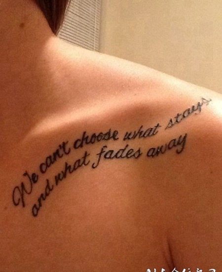 女生性感锁骨英文纹身图案