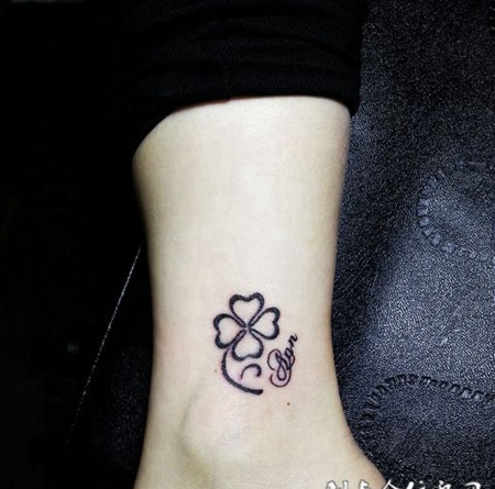 心形四叶草纹身图案素材