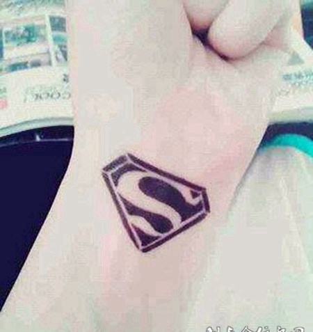 男生简单小图案纹身图片