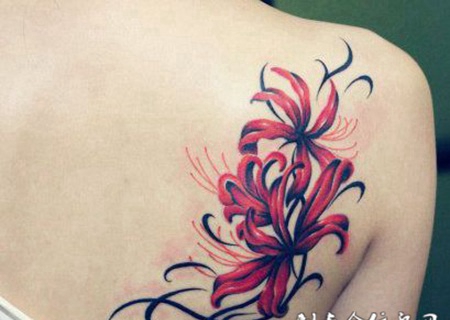 花朵纹身图片女生素材