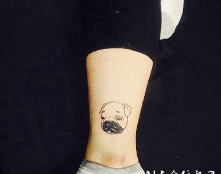 女生脚踝小狗纹身图片